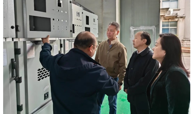 無(wú)錫市致公黨主委，無(wú)錫市政協(xié)副主席吳紅星一行蒞臨軍工智能考察指導